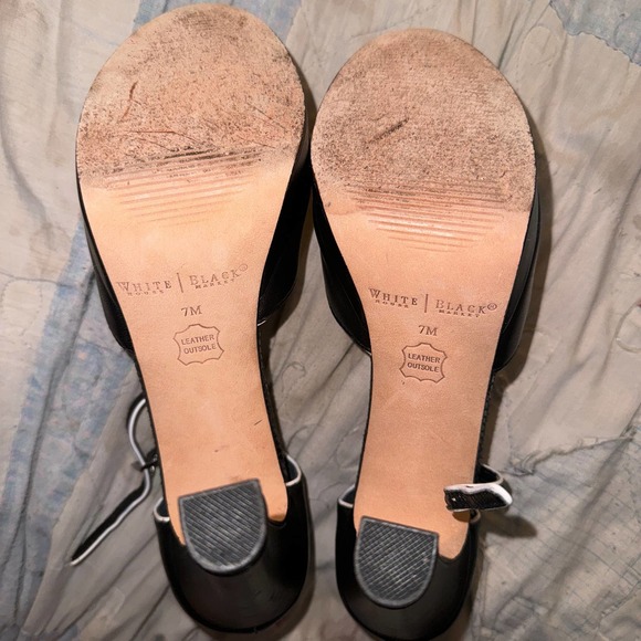 Black Heels with Bow Size 7 - Picture 5 of 7